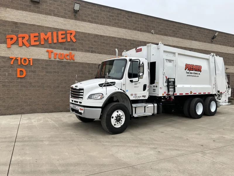 2025 Freightliner M2 106 - Garbage