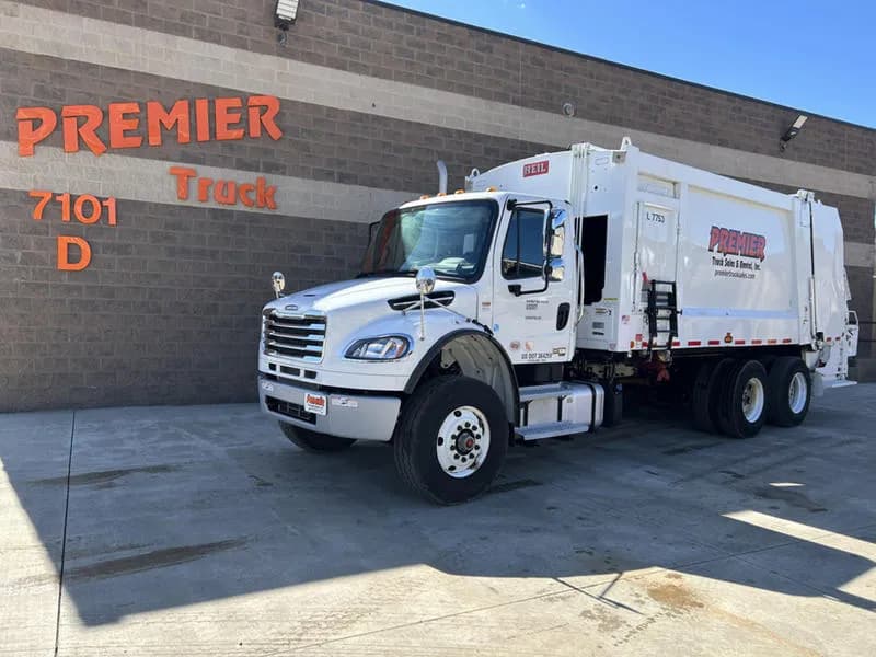 2025 Freightliner M2 106 - Garbage
