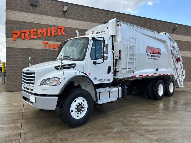 2025 Freightliner M2 106 - Garbage