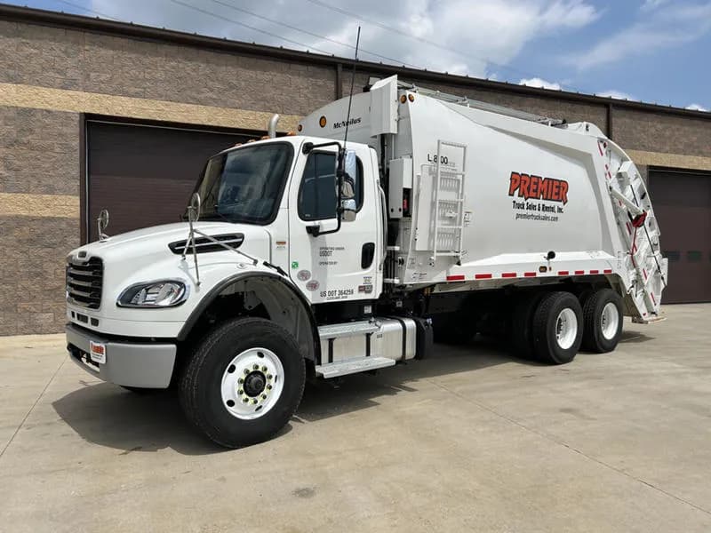 2025 Freightliner M2 106 - Garbage