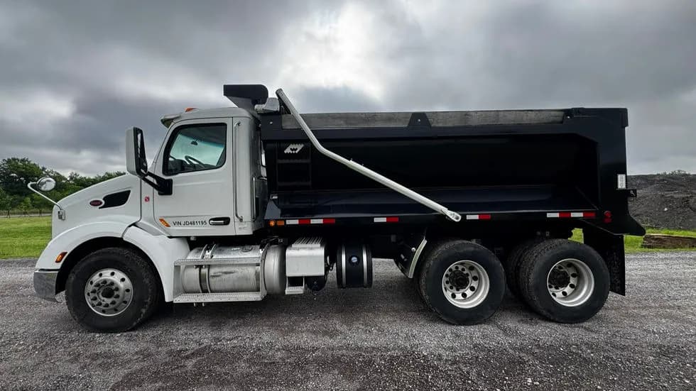 2018 Peterbilt 579 - Dump