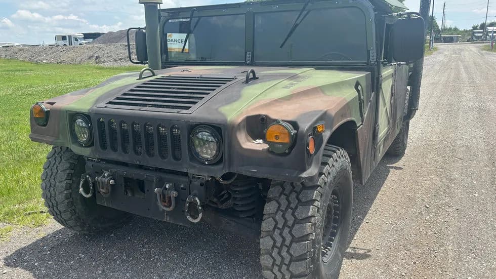 2004 Am General M1123 Pickup Truck - Dump