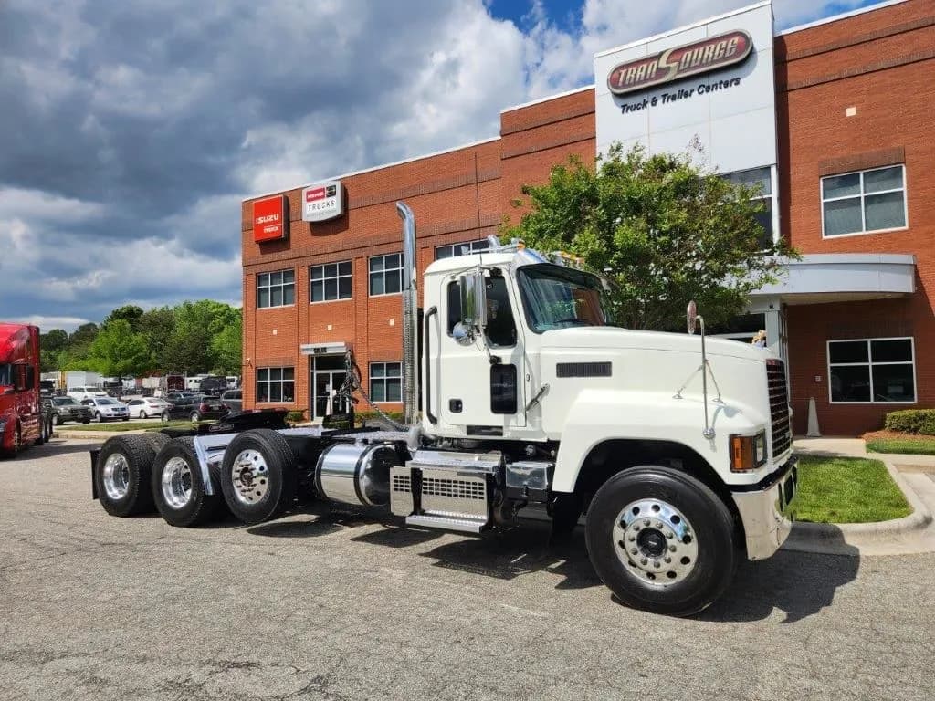 2020 Mack Trucks - Day Cab
