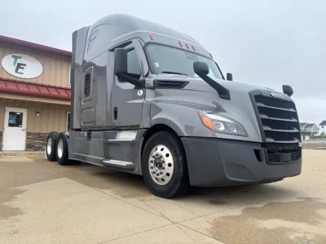 2022 Freightliner Cascadia