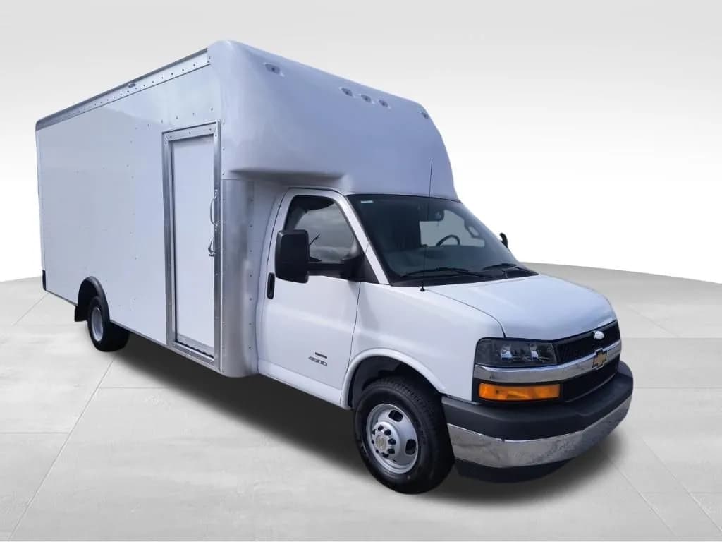 2026 Chevrolet Express 4500 - Box