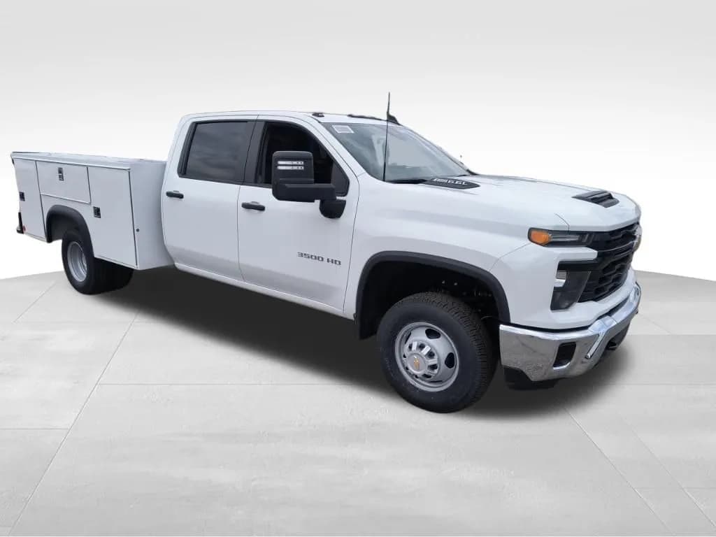 2026 Chevrolet Silverado 3500 Crew Cab - Service