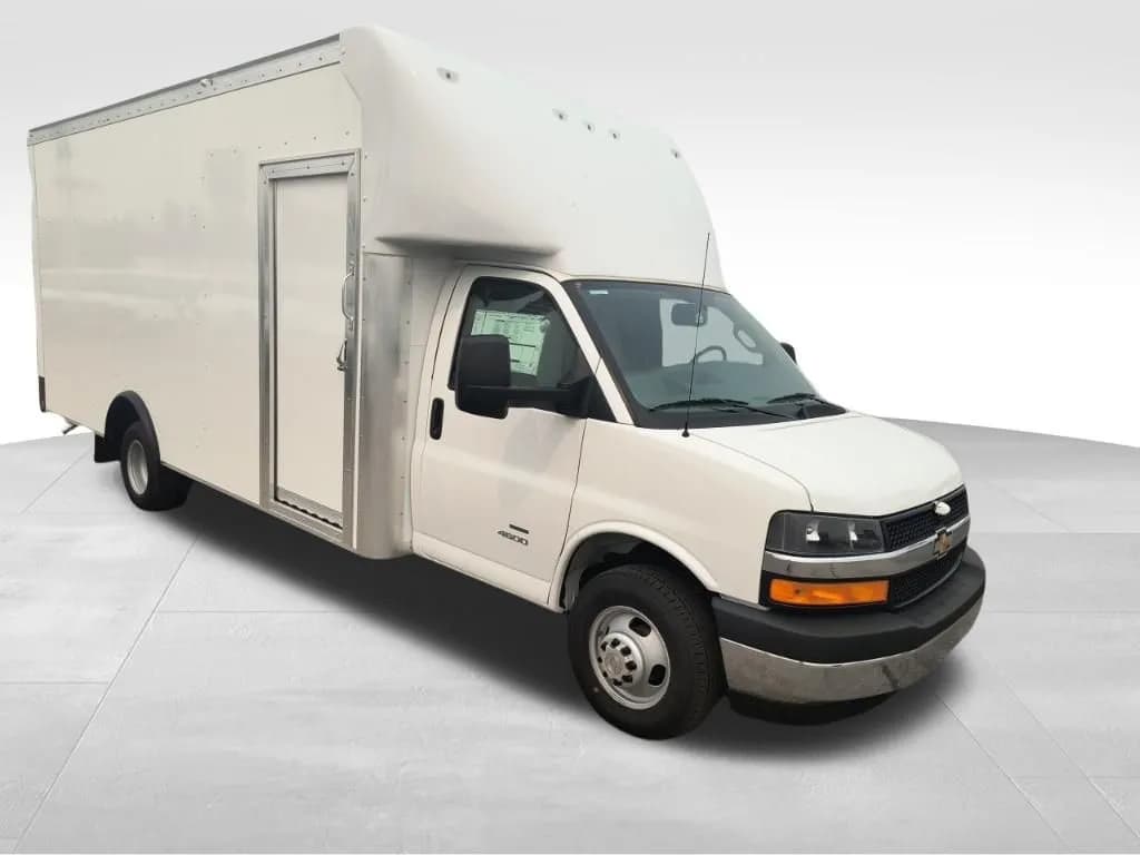 2026 Chevrolet Express 4500 - Box