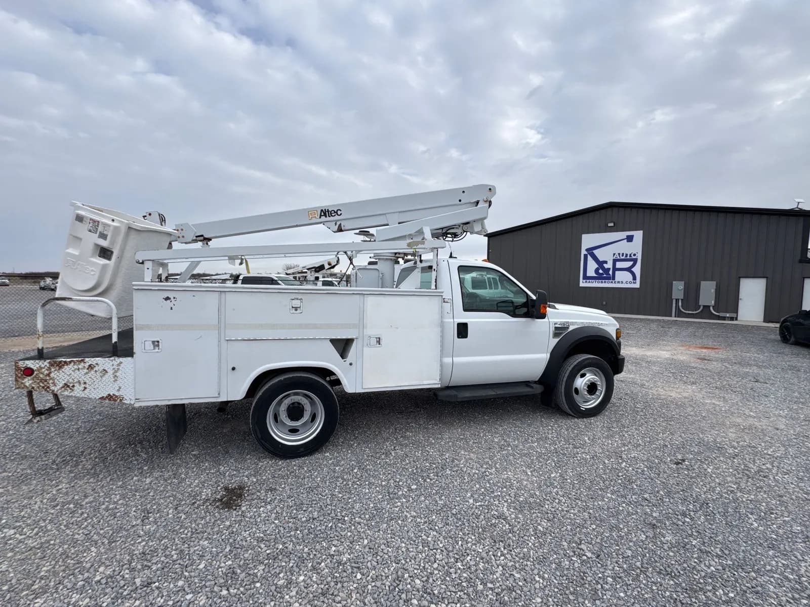 2008 Ford F-450 Chassis - Bucket