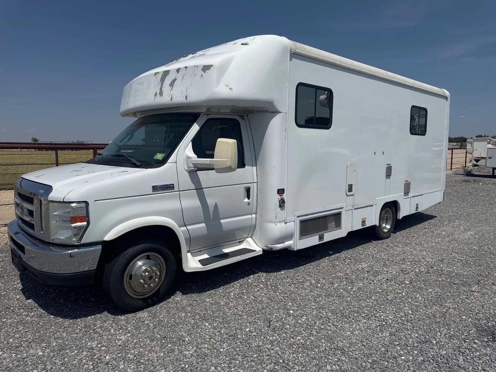 2012 Ford E-450 Cutaway - Box