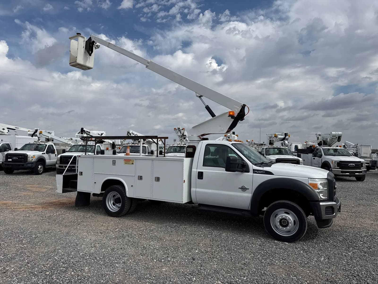 2013 Ford F-450 Chassis XL - Chassis