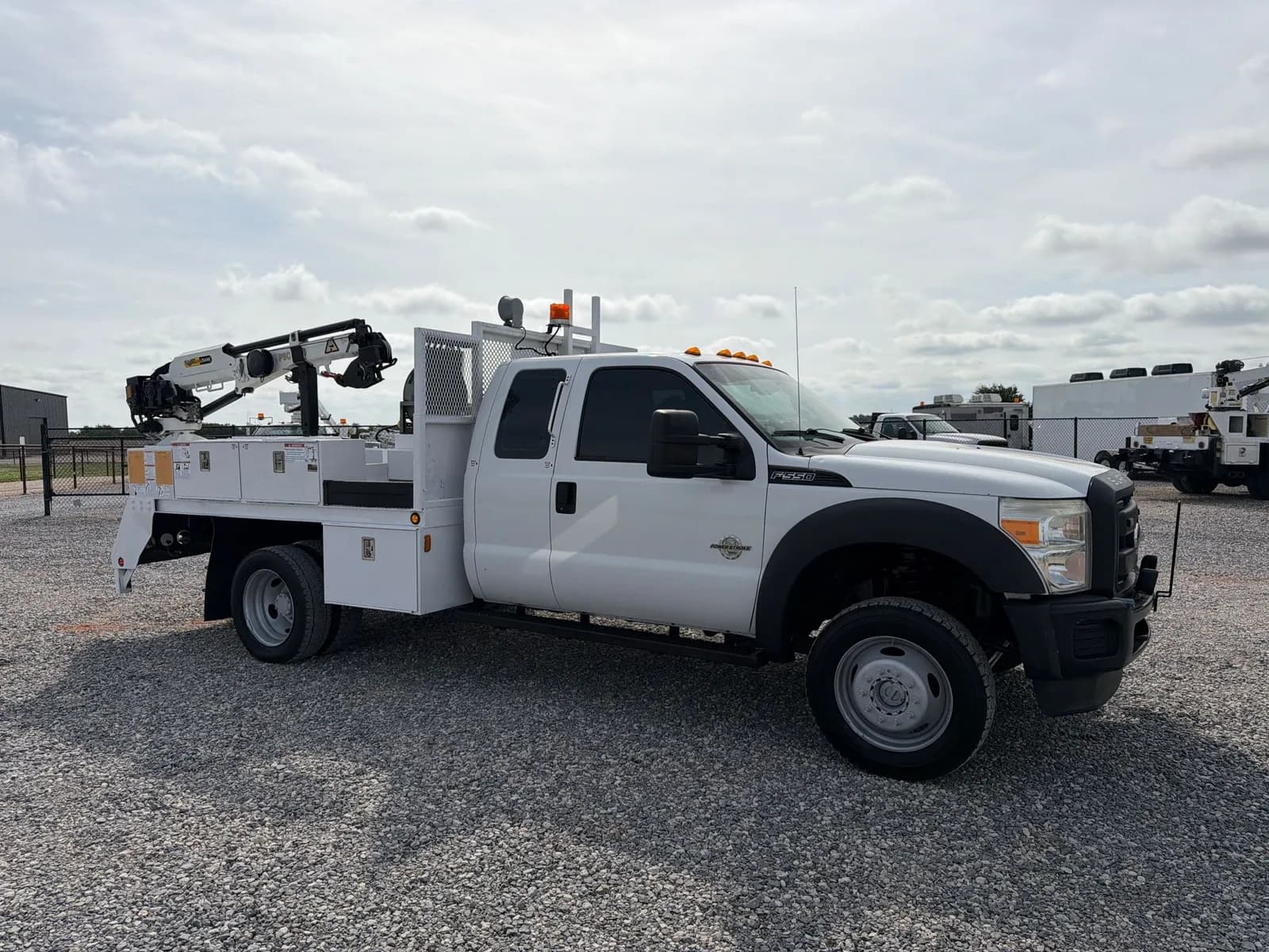 2013 Ford F-550 Chassis - Service