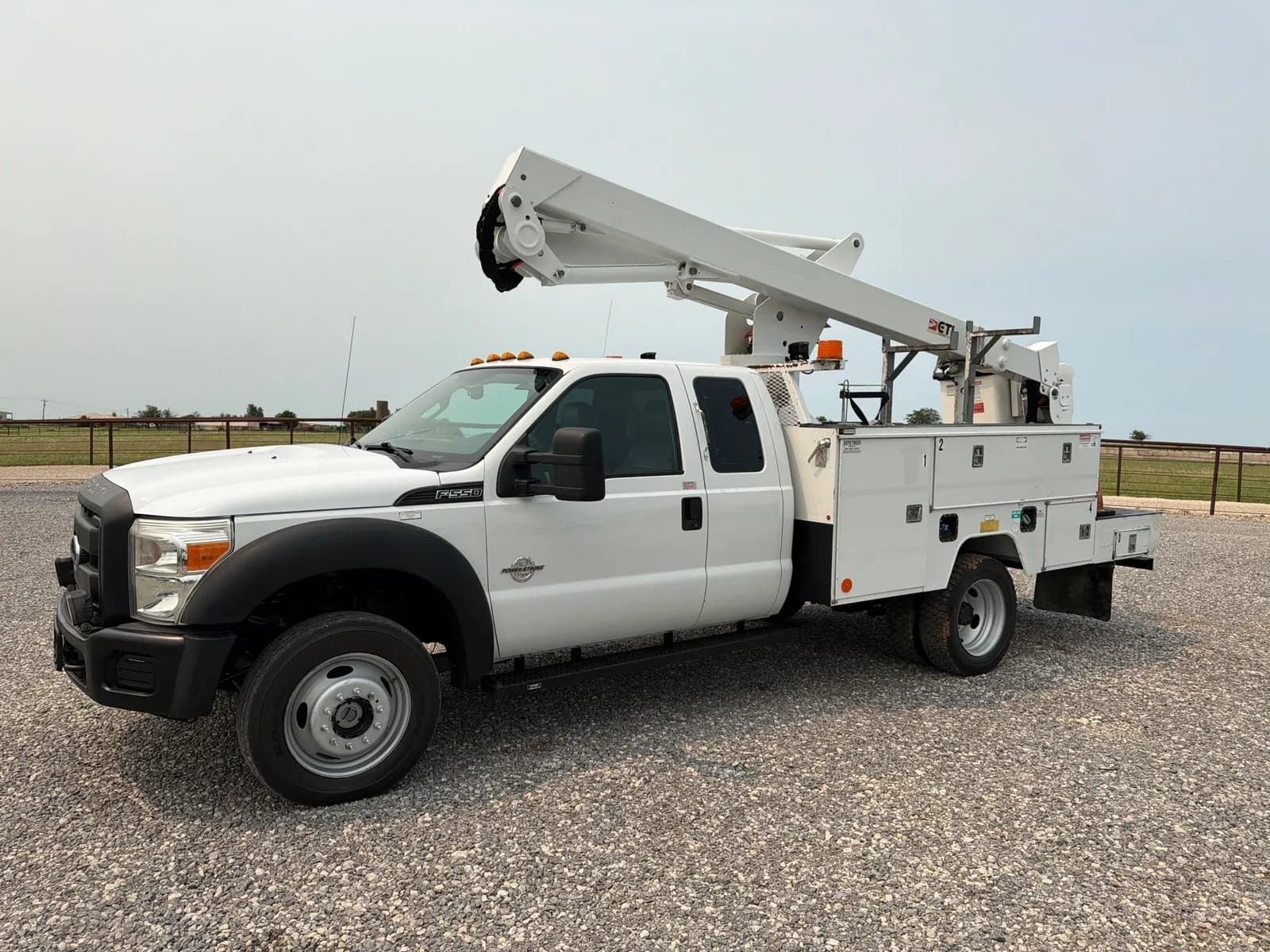 2016 Ford F-550 Chassis - Chassis