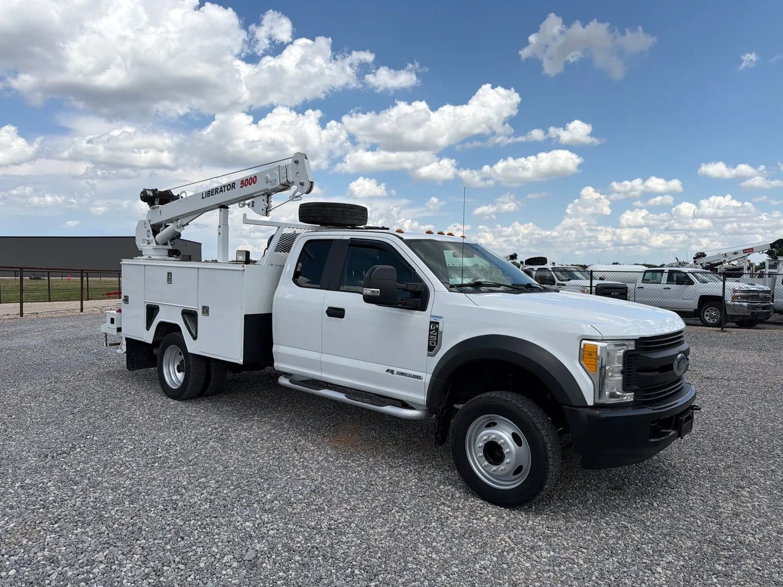 2017 Ford F-450 Chassis - Crane