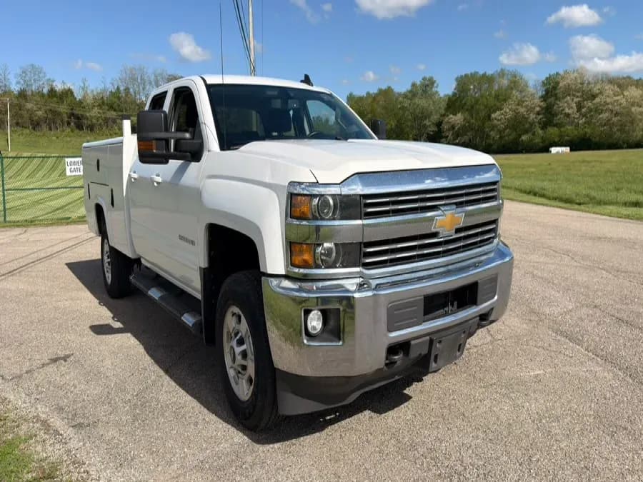2017 Chevrolet Silverado 2500HD - Service