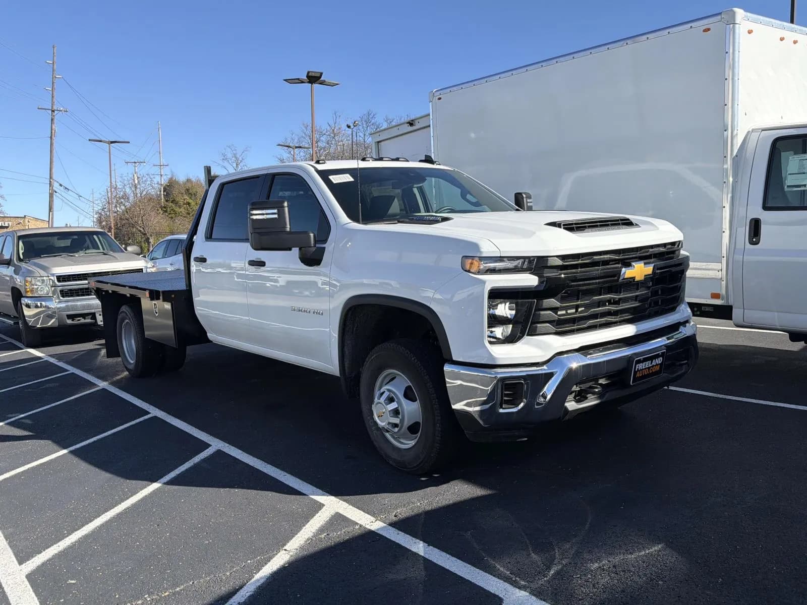 2026 Chevrolet Silverado 3500 Crew Cab - Flatbed