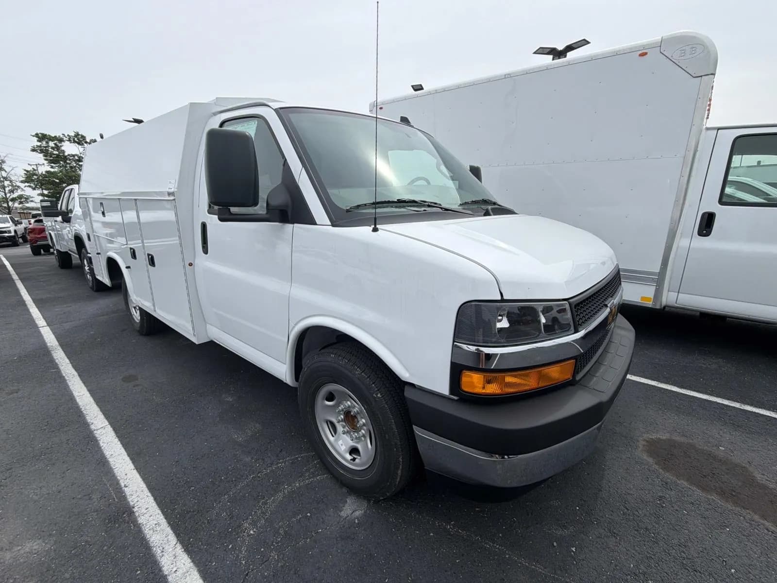 2026 Chevrolet Express 3500 - Service
