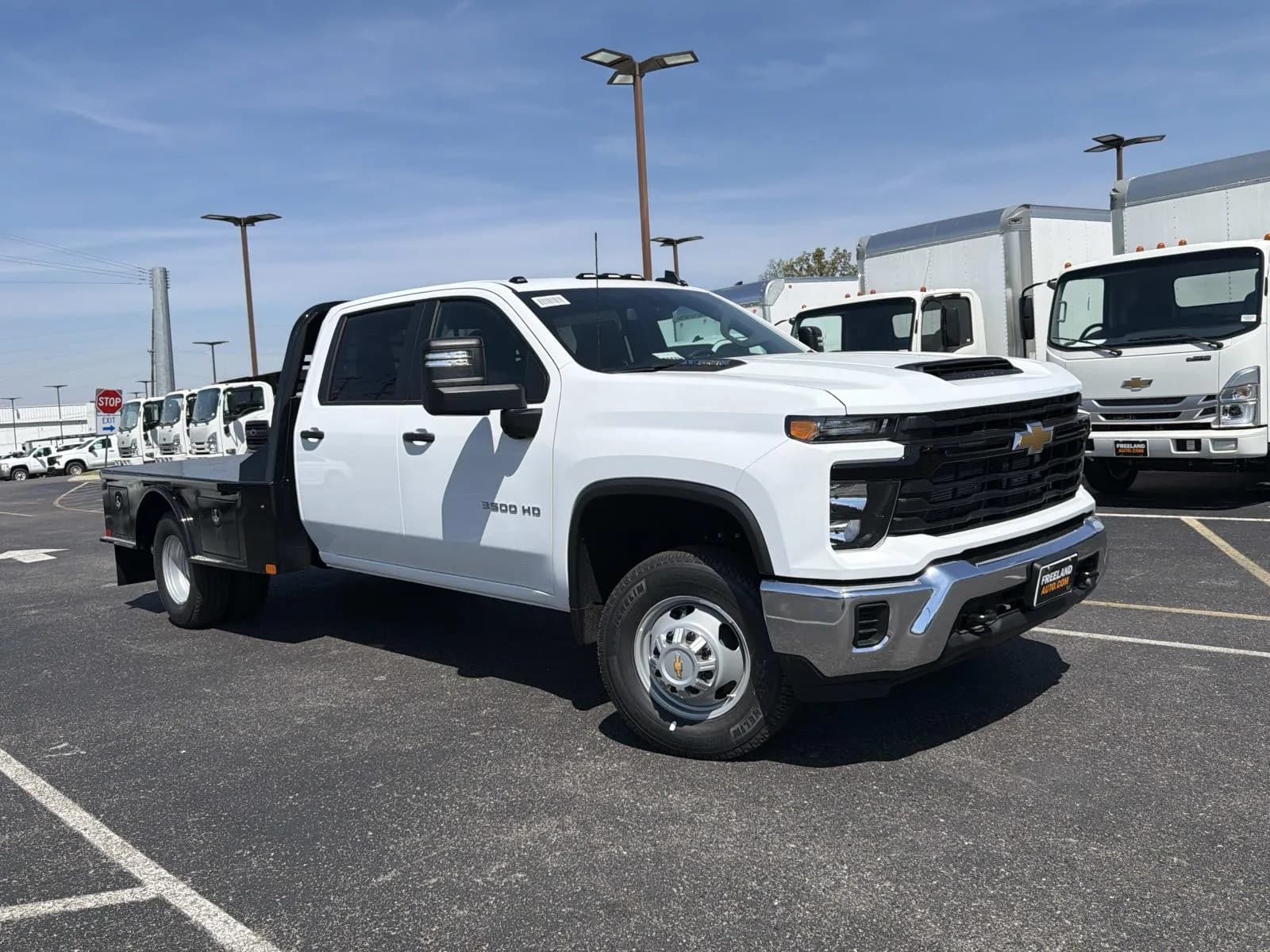 2026 Chevrolet Silverado 3500 Crew Cab - Flatbed