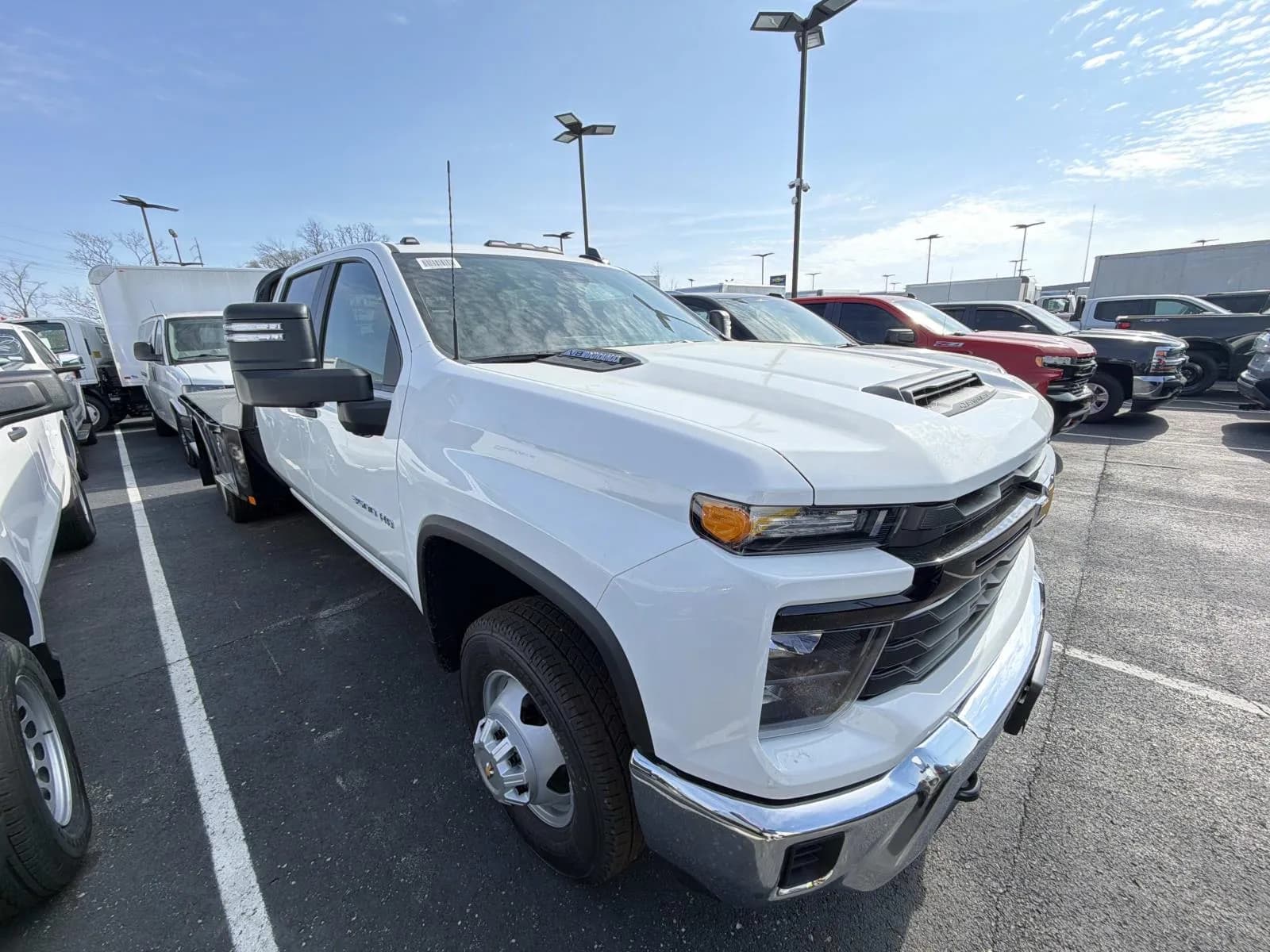 2026 Chevrolet Silverado 3500 Crew Cab - Flatbed