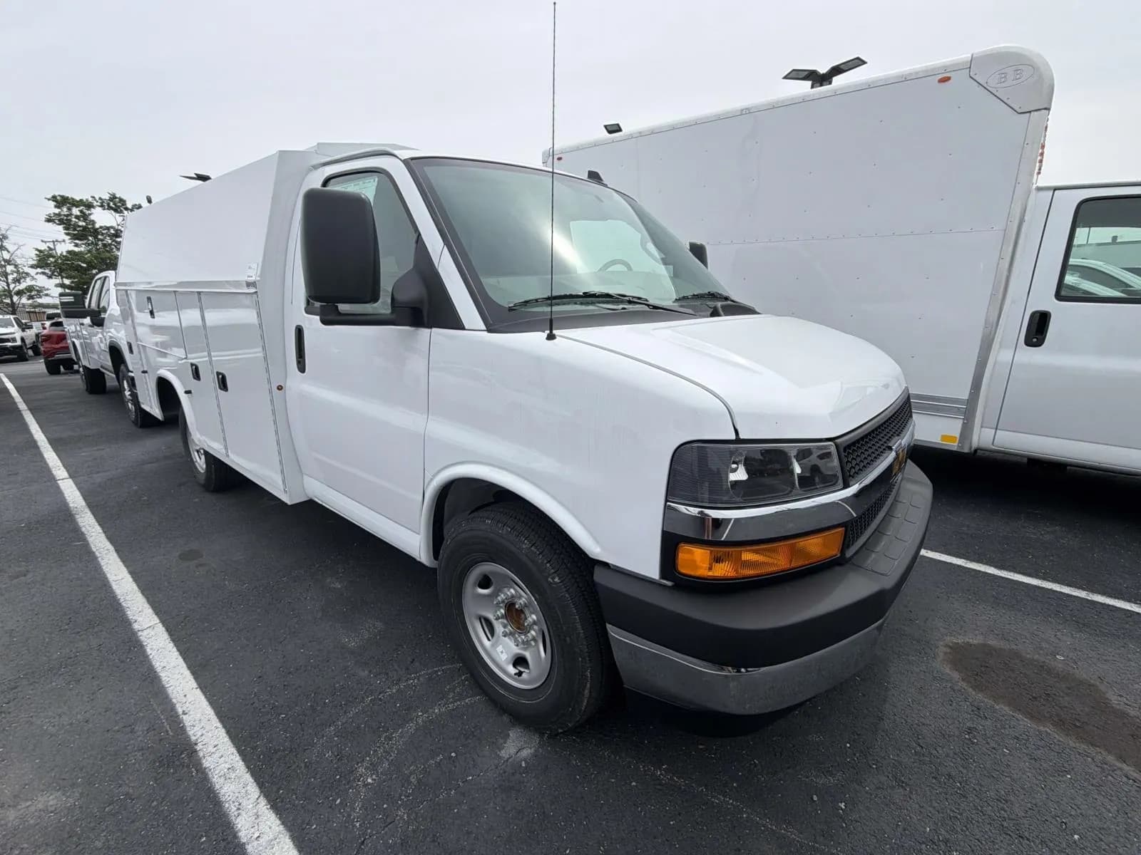 2026 Chevrolet Express 3500 - Service