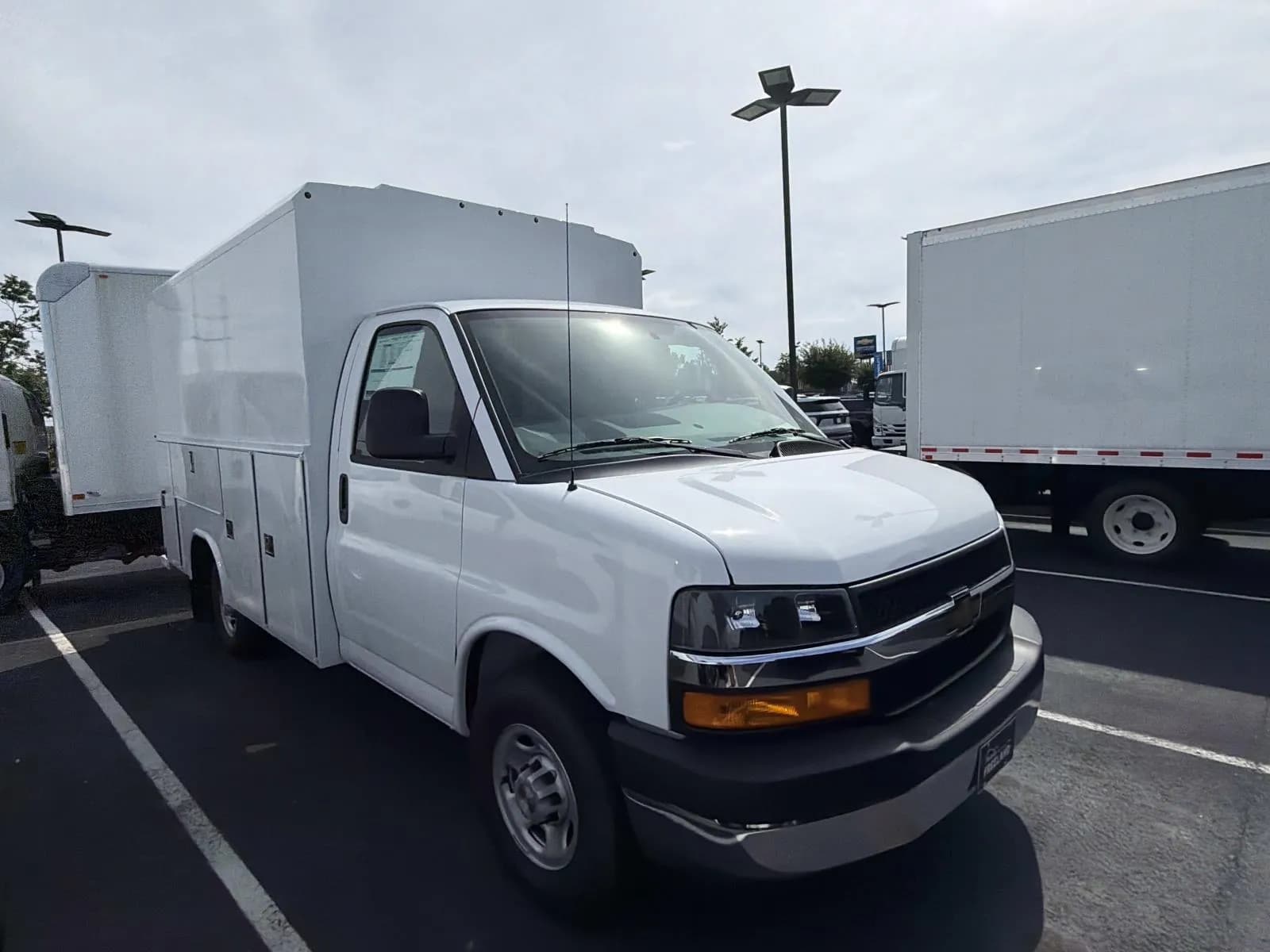 2026 Chevrolet Express 3500 - Service