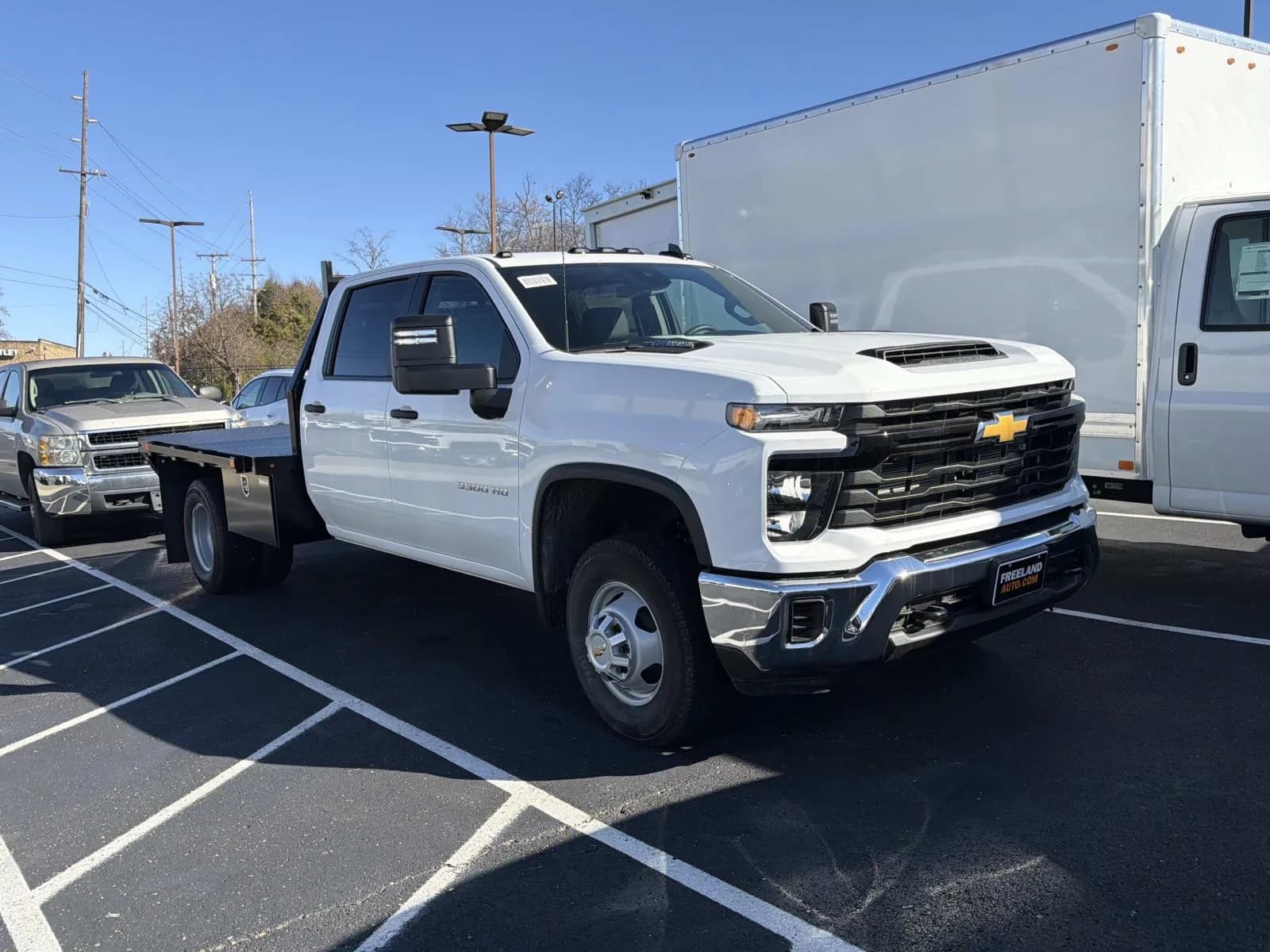 2026 Chevrolet Silverado 3500 Crew Cab - Flatbed