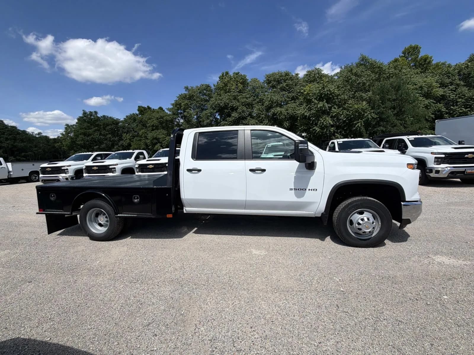 2026 Chevrolet Silverado 3500 Crew Cab - Flatbed