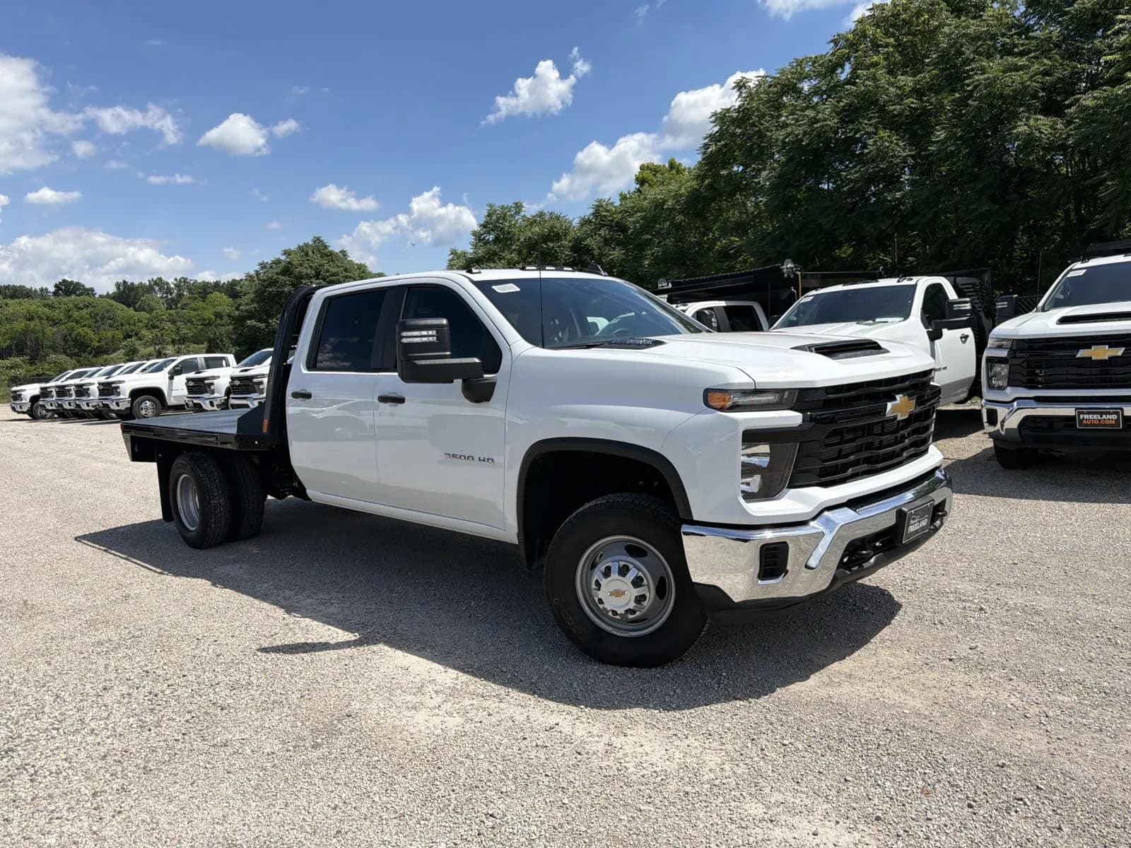 2025 Chevrolet Silverado 3500 Crew Cab - Flatbed