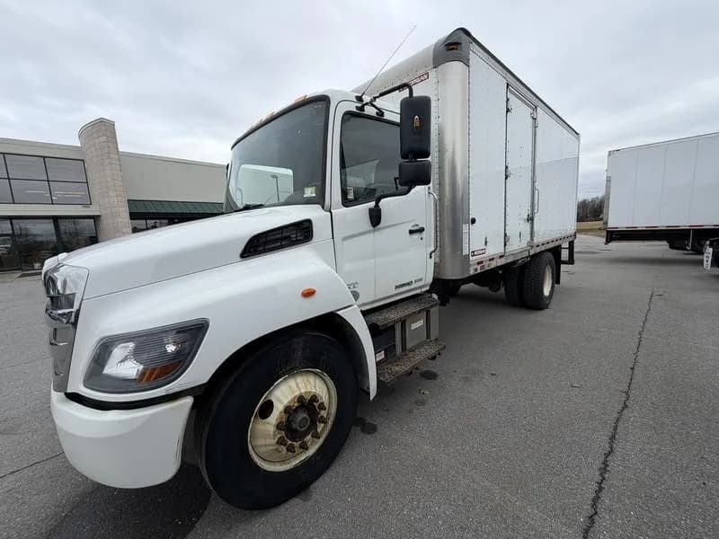 2020 Hino 268 - Dump