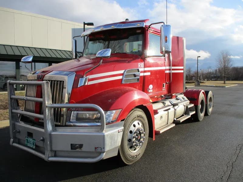 2018 Western Star 5700 XE Day Cab - Day Cab