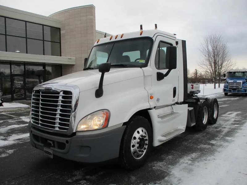 2018 Freightliner Cascadia - Dump