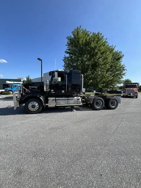 2018 Western Star 4900FA - Chassis