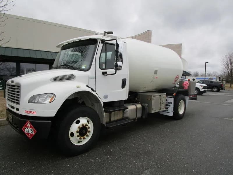 2016 Freightliner M2 106 - Dump