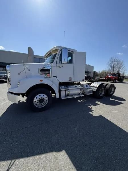 2015 Freightliner 122SD - Dump