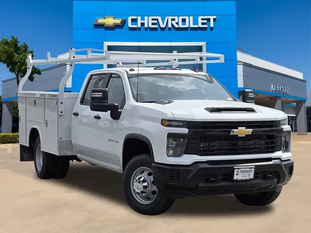 2025 Chevrolet Silverado 3500 Crew Cab - Service