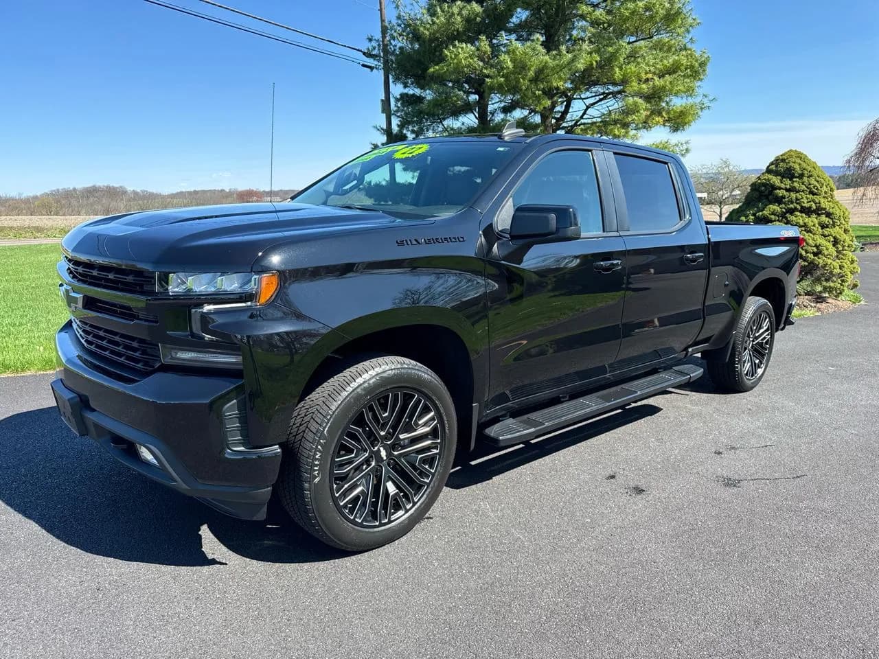 2022 Chevrolet Silverado 1500 RST Crew Cab - Pickup