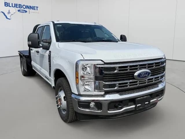 2026 Ford F-350 Crew Cab - Flatbed