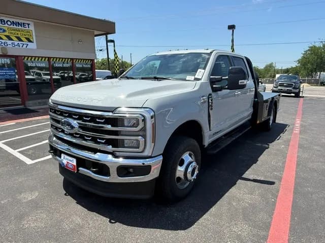 2026 Ford F-350 Crew Cab - Flatbed