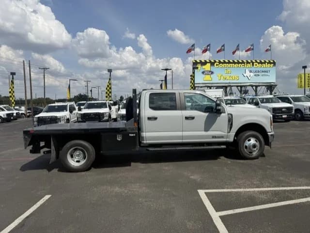 2026 Ford F-350 Crew Cab - Chassis
