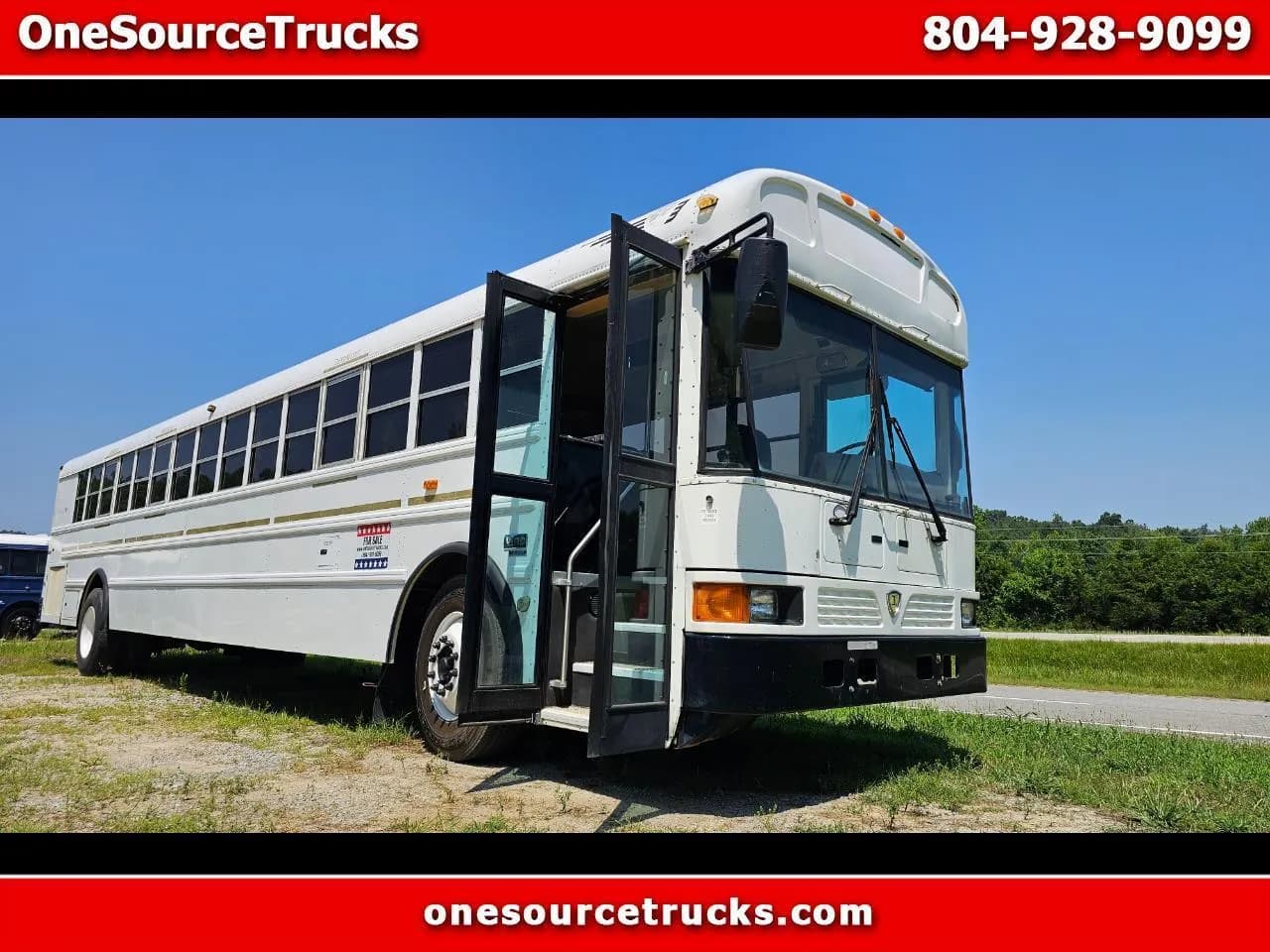 2010 International 3000 44 PASSENGER BUS - Passenger Bus / Shuttle Bus / SUV