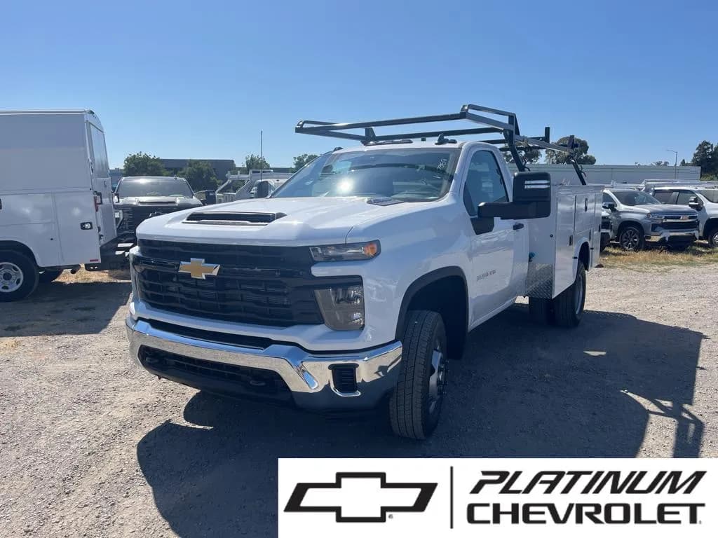 2025 Chevrolet Silverado 3500 - Service