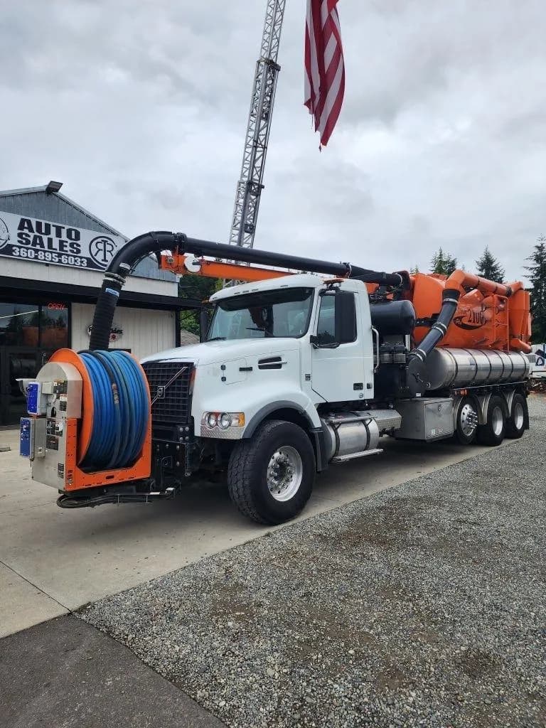 2011 Volvo VHD Vac Truck With Vactor 2100 Plus