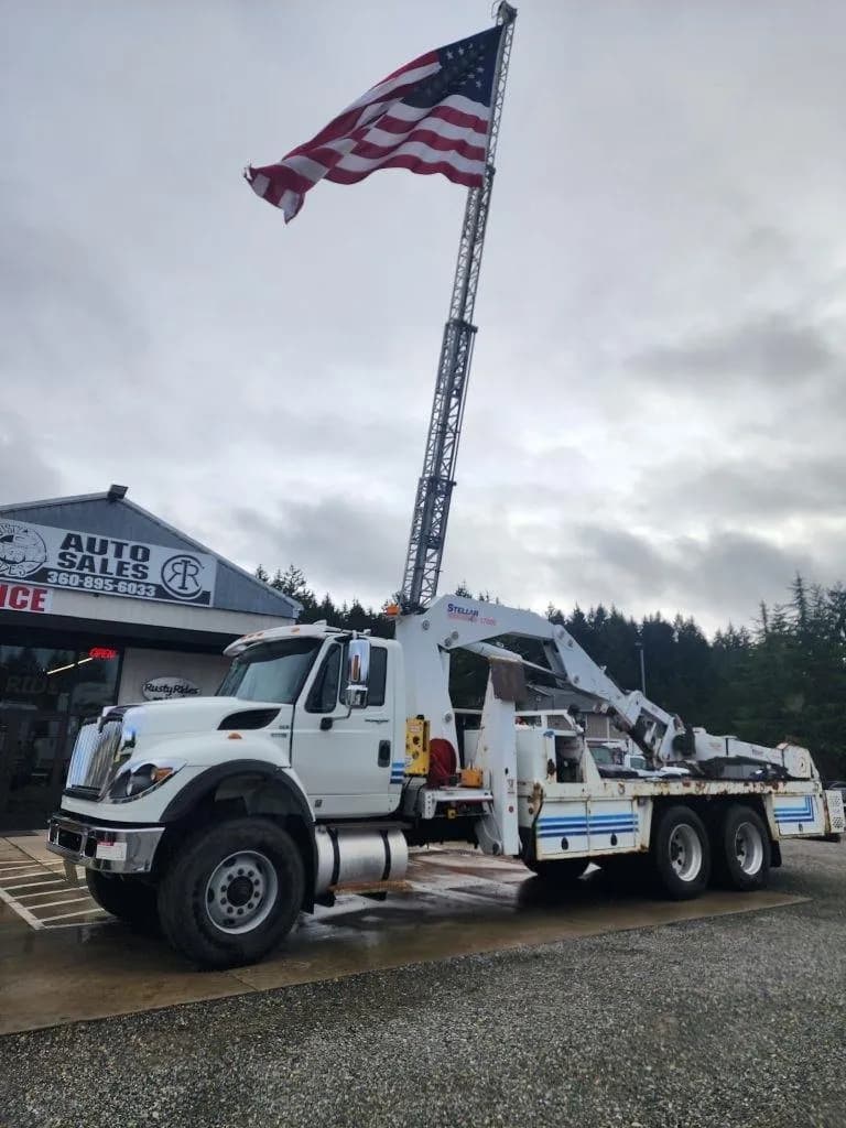 2013 International WorkStar 7400 Industrial Tire Truck