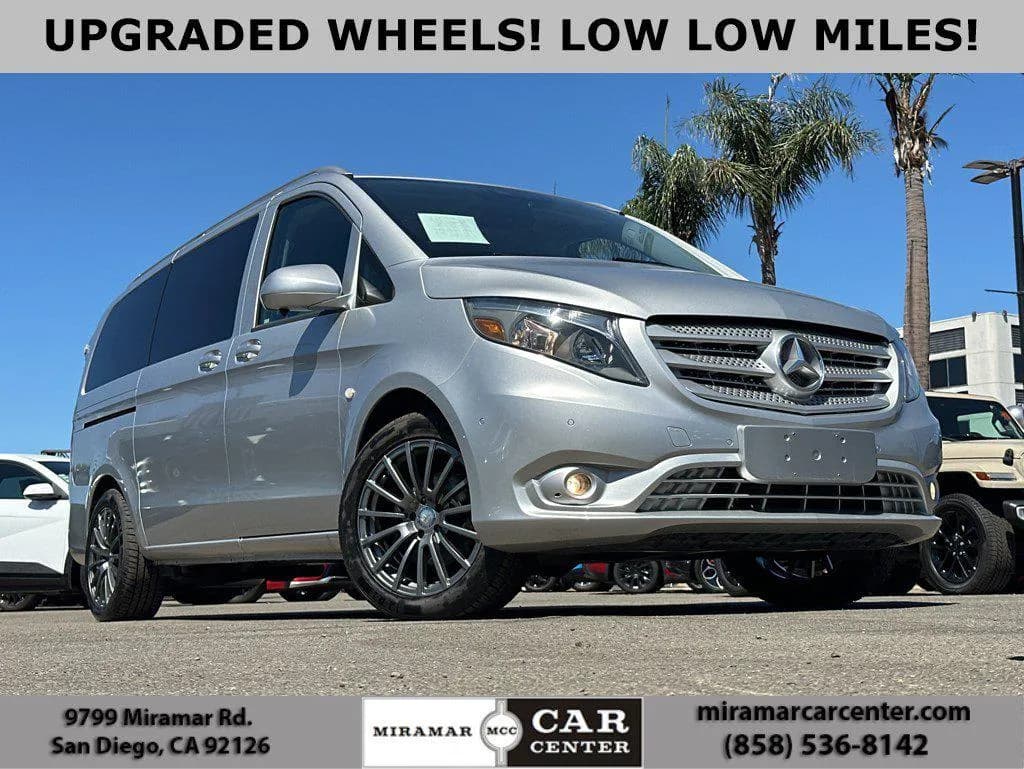 2016 Mercedes-Benz Metris Passenger Van - Vans