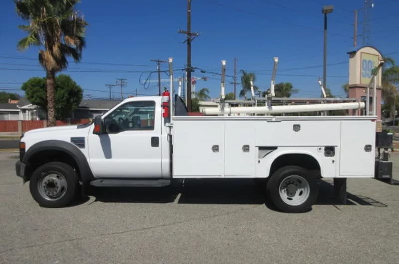 2009 Ford F550 - Bucket