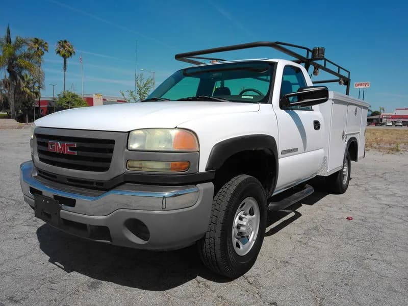 2004 GMC Sierra 2500 HD - Pickup