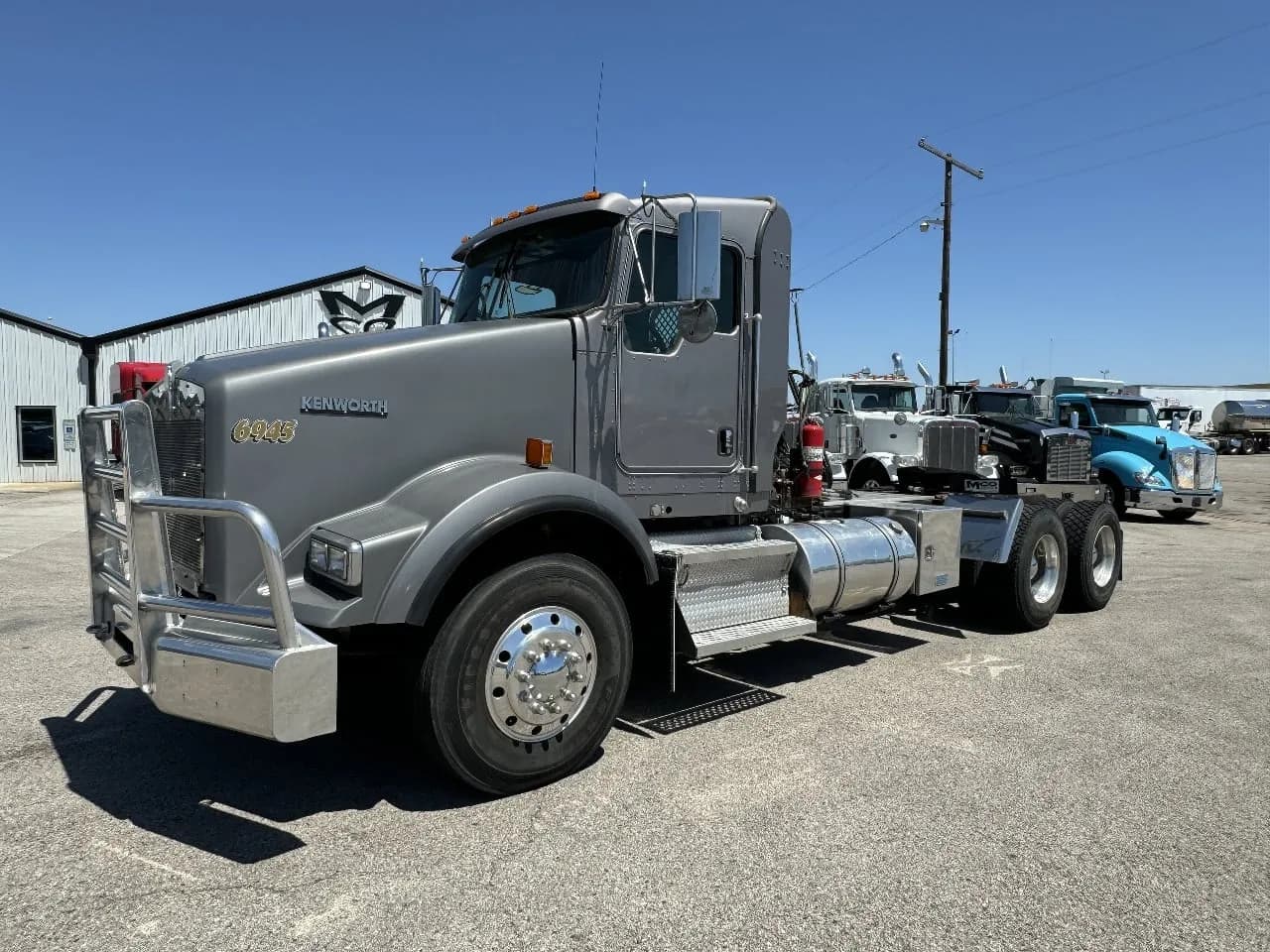 2013 Kenworth T800 Tandem Axle Daycab - Day Cab