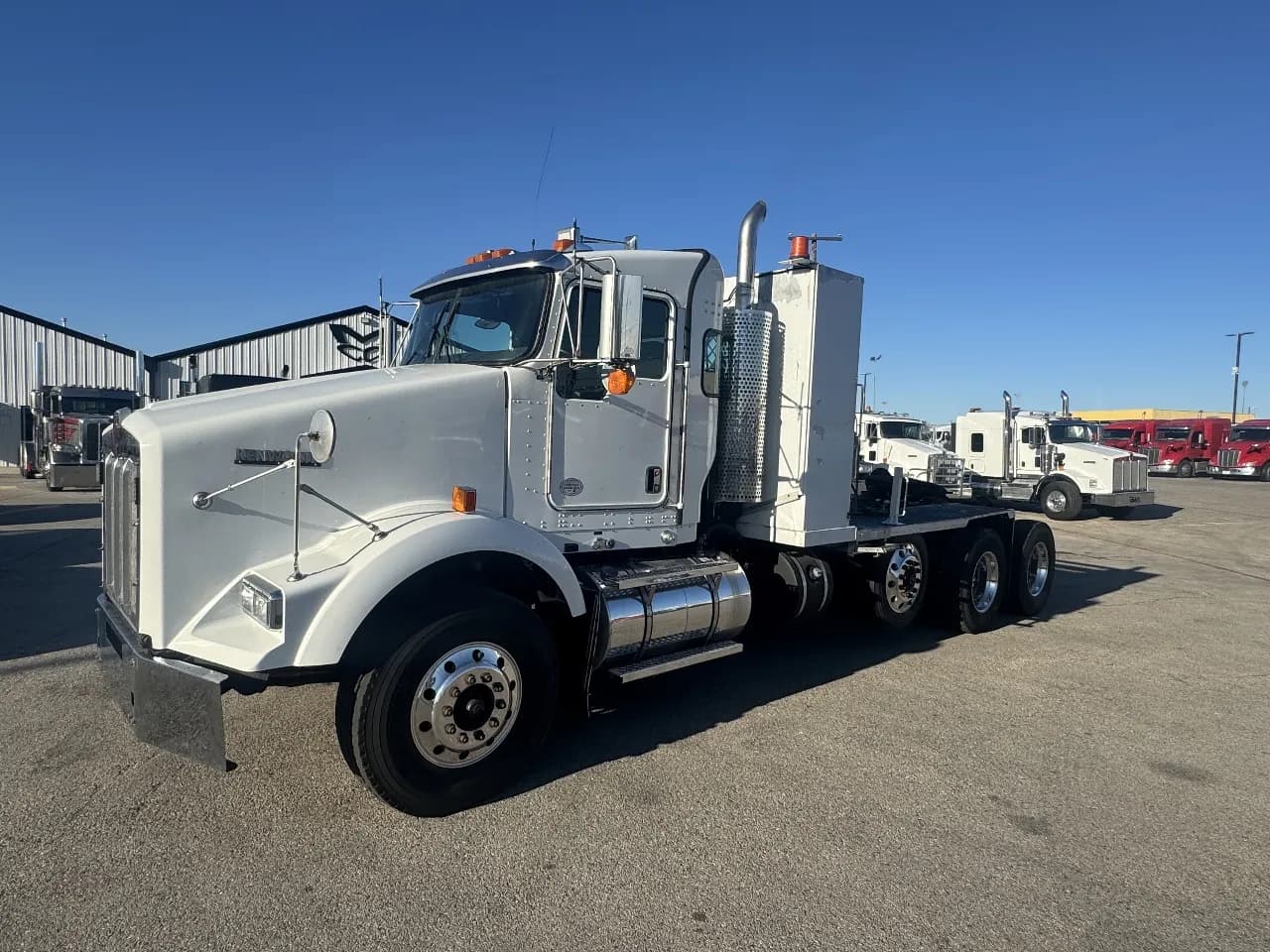 2016 Kenworth T800 - Day Cab
