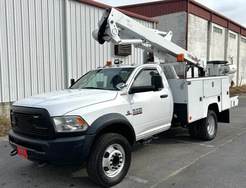 2016 Ram 5500 - Bucket