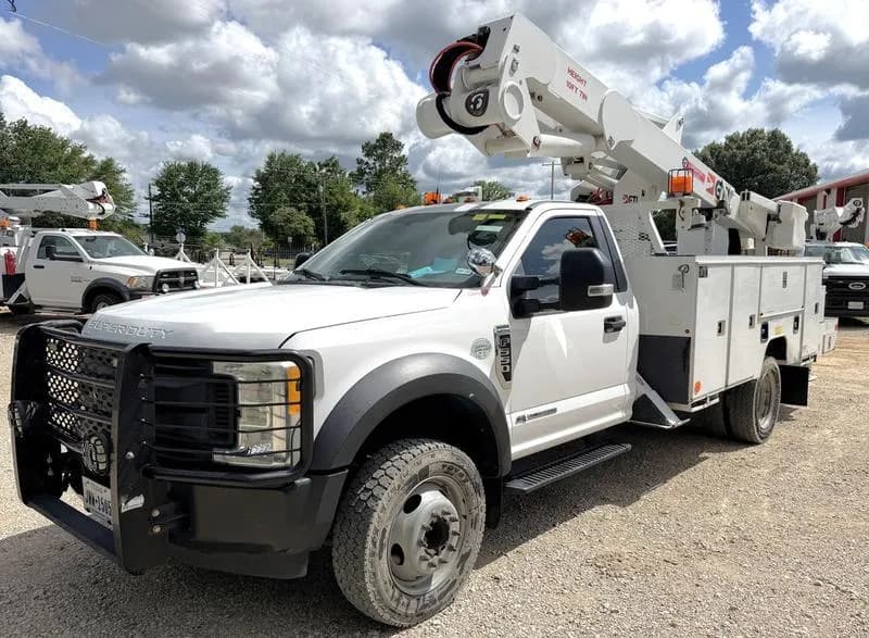 2017 Ford F550 4x2/ ETI ETCMH37IH - - Bucket