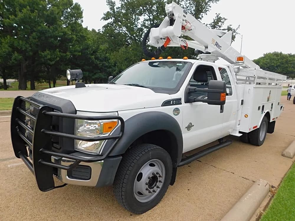 2016 Ford F-550 - Bucket